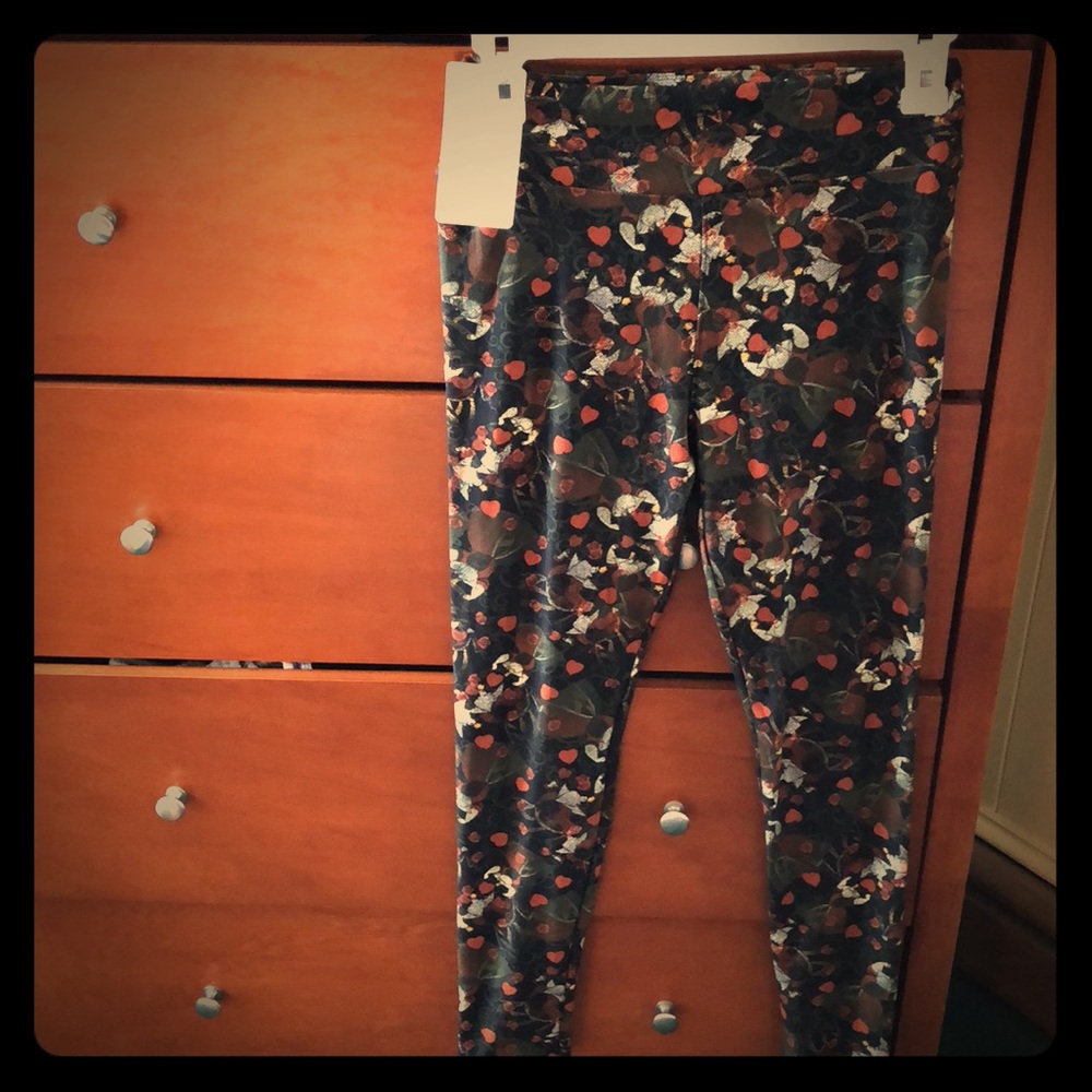Lularoe -Villians -Queen of Hearts OS leggings